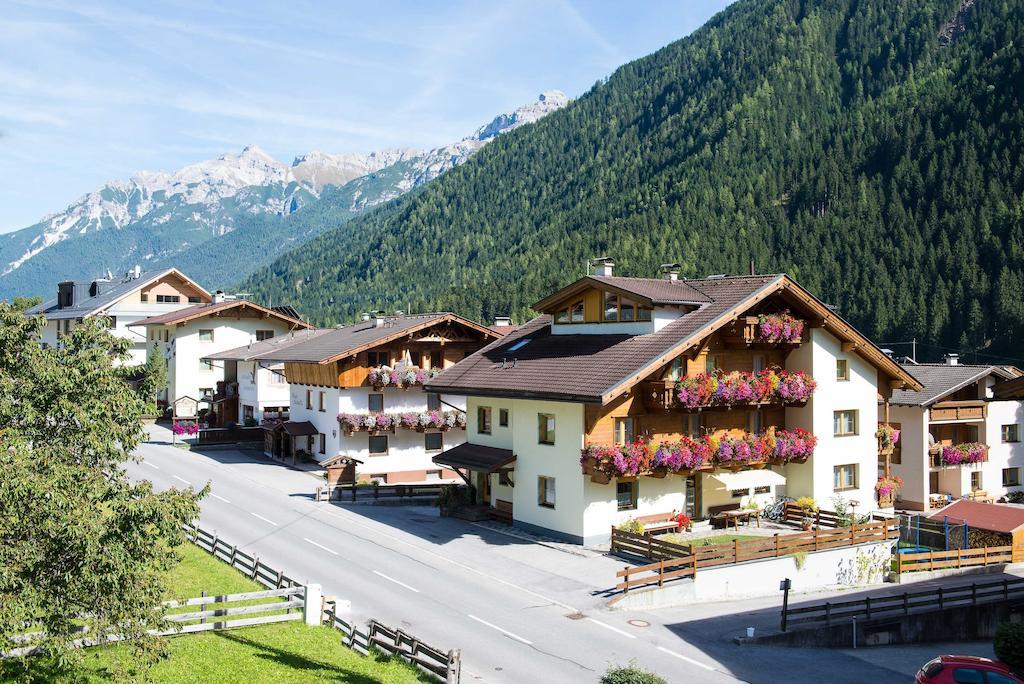 Pension Bergwelt Neustift im Stubaital Exterior foto
