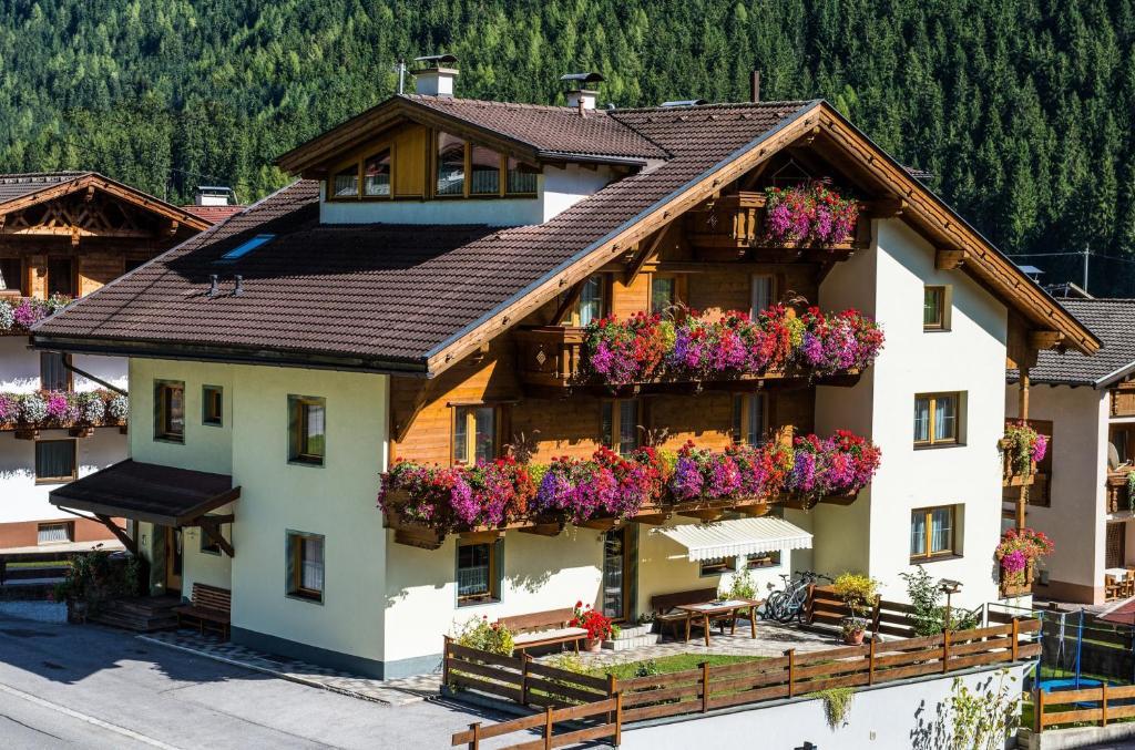 Pension Bergwelt Neustift im Stubaital Exterior foto